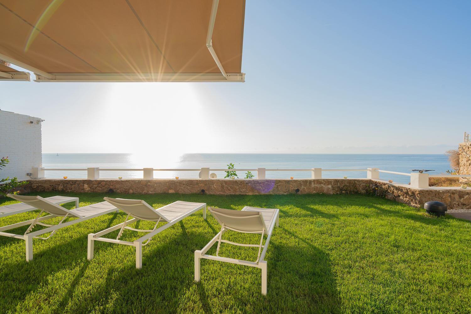 Апартаменты Private 250Sqm Garden Duplex, Jacuzzi, Cinema, Sea View Escape Торремолинос Экстерьер фото