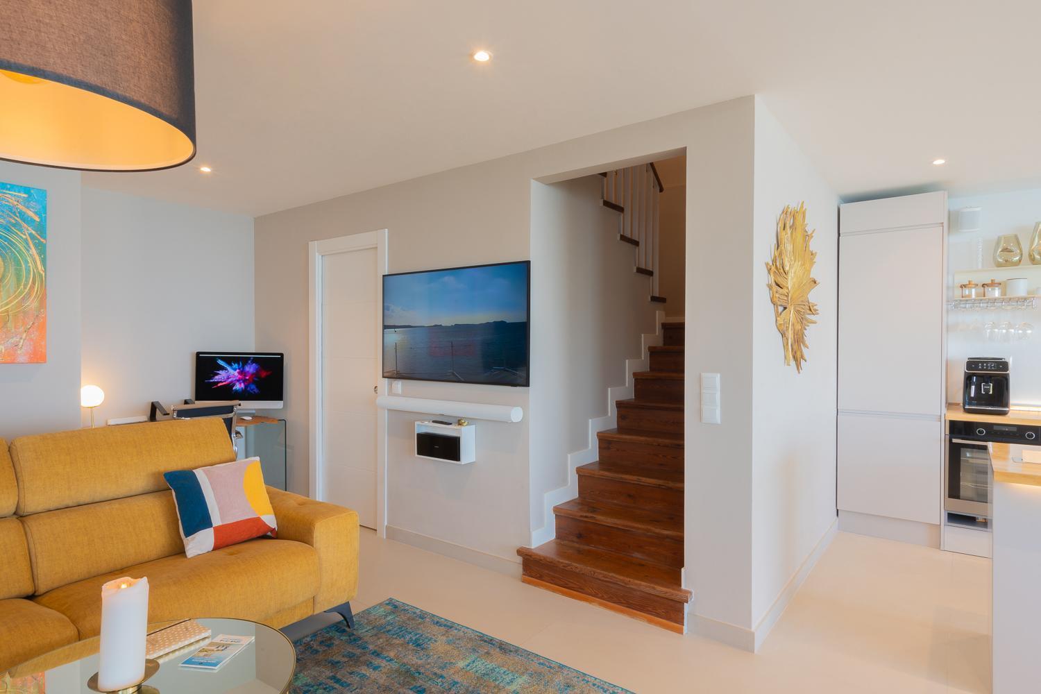 Апартаменты Private 250Sqm Garden Duplex, Jacuzzi, Cinema, Sea View Escape Торремолинос Экстерьер фото