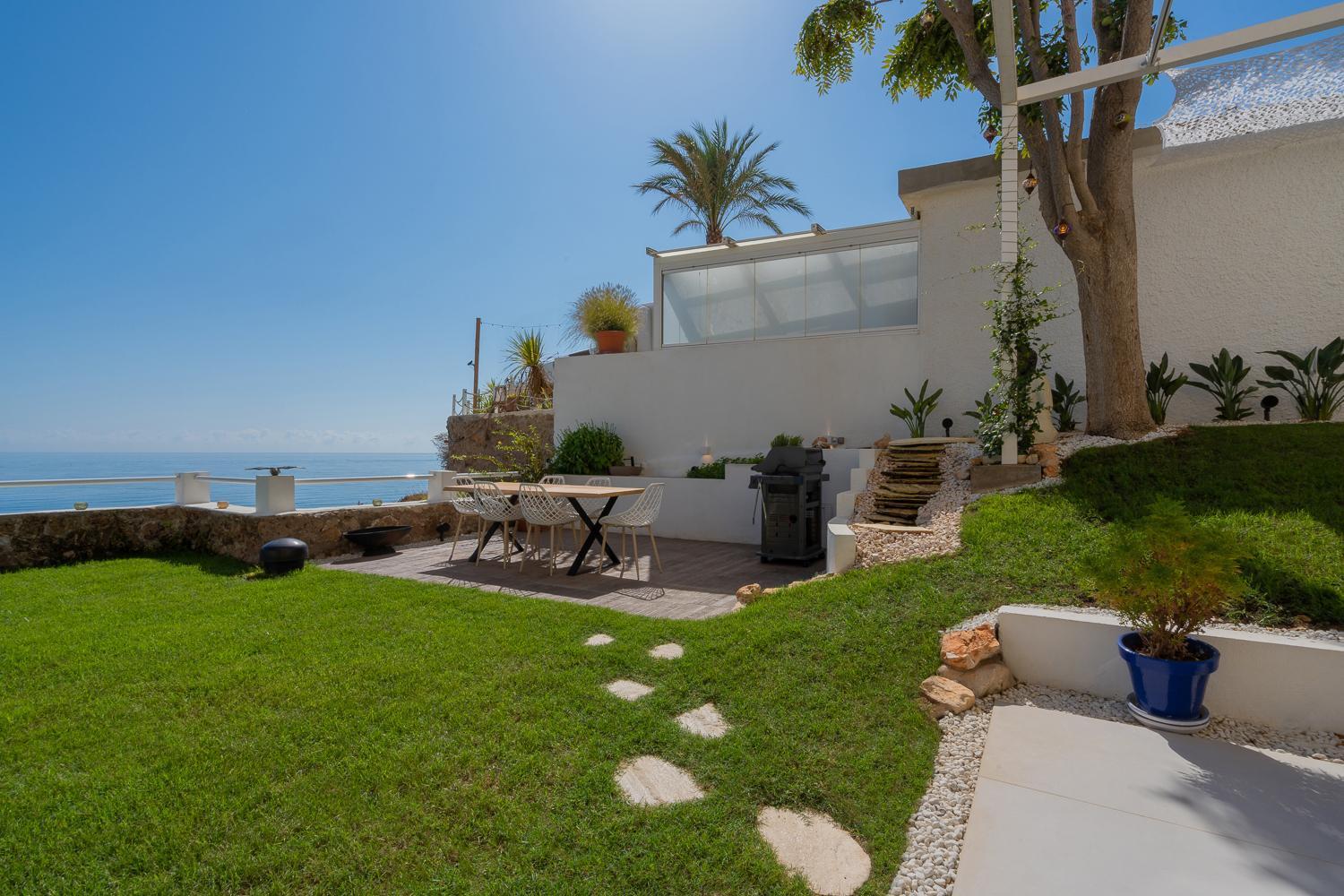 Апартаменты Private 250Sqm Garden Duplex, Jacuzzi, Cinema, Sea View Escape Торремолинос Экстерьер фото