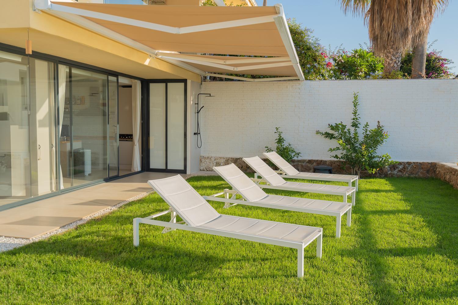Апартаменты Private 250Sqm Garden Duplex, Jacuzzi, Cinema, Sea View Escape Торремолинос Экстерьер фото