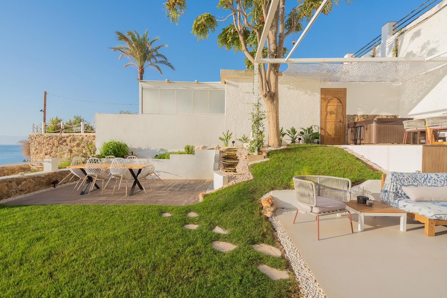Апартаменты Private 250Sqm Garden Duplex, Jacuzzi, Cinema, Sea View Escape Торремолинос Экстерьер фото