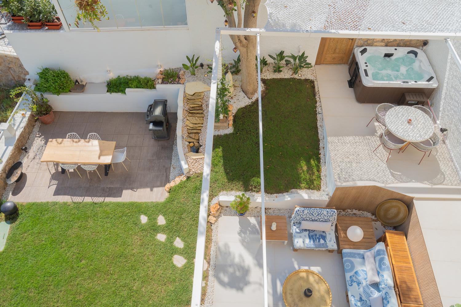 Апартаменты Private 250Sqm Garden Duplex, Jacuzzi, Cinema, Sea View Escape Торремолинос Экстерьер фото