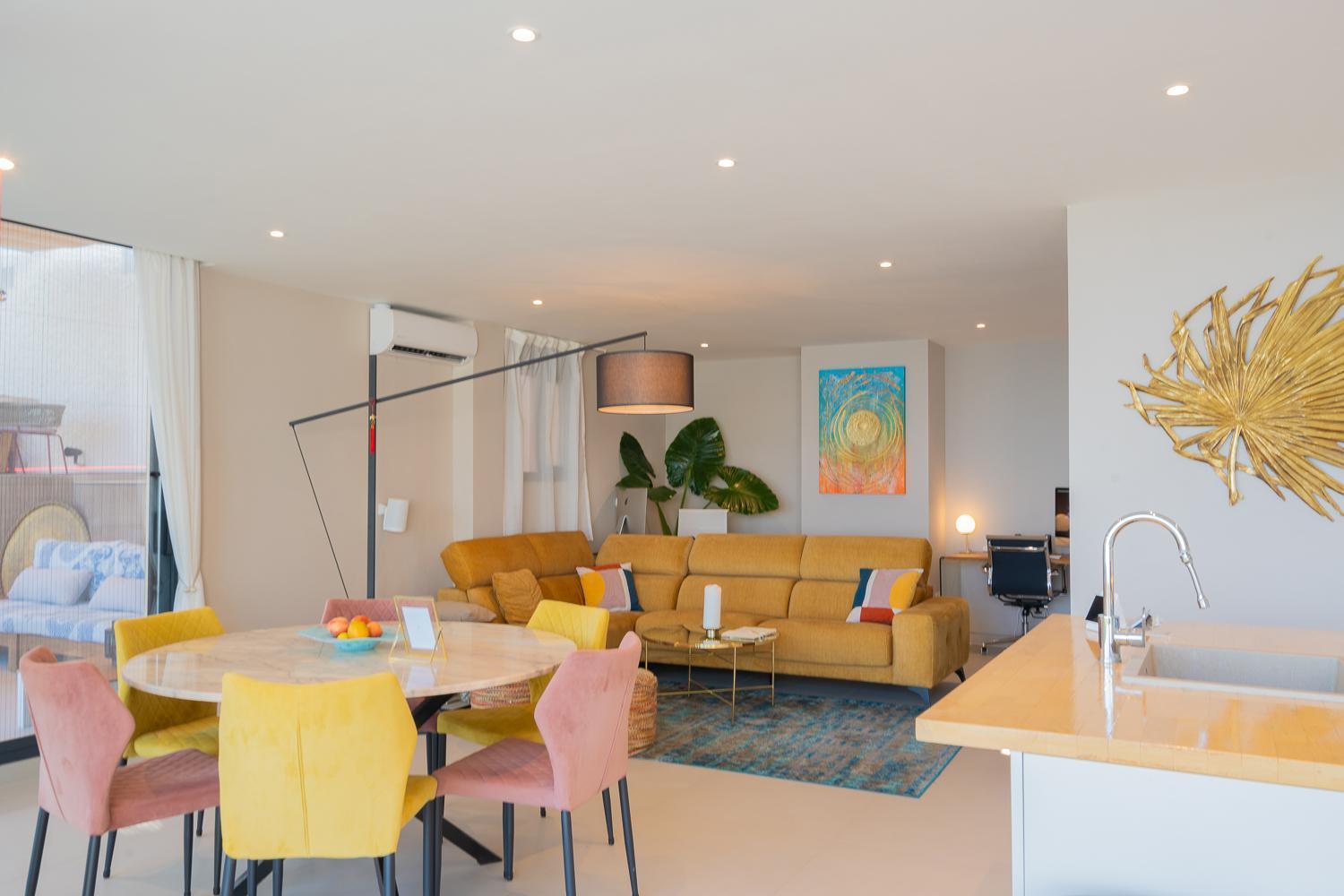 Апартаменты Private 250Sqm Garden Duplex, Jacuzzi, Cinema, Sea View Escape Торремолинос Экстерьер фото