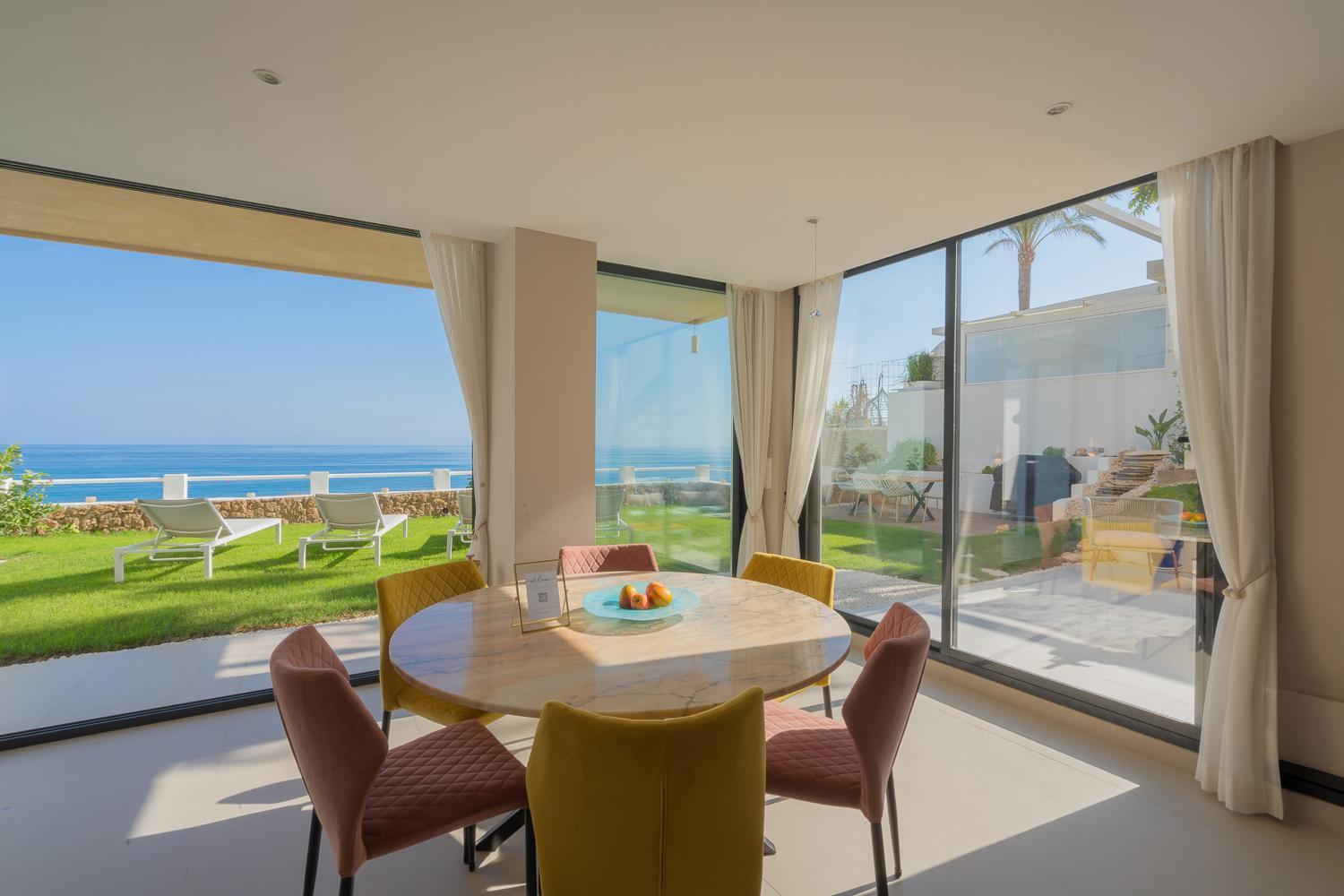 Апартаменты Private 250Sqm Garden Duplex, Jacuzzi, Cinema, Sea View Escape Торремолинос Экстерьер фото